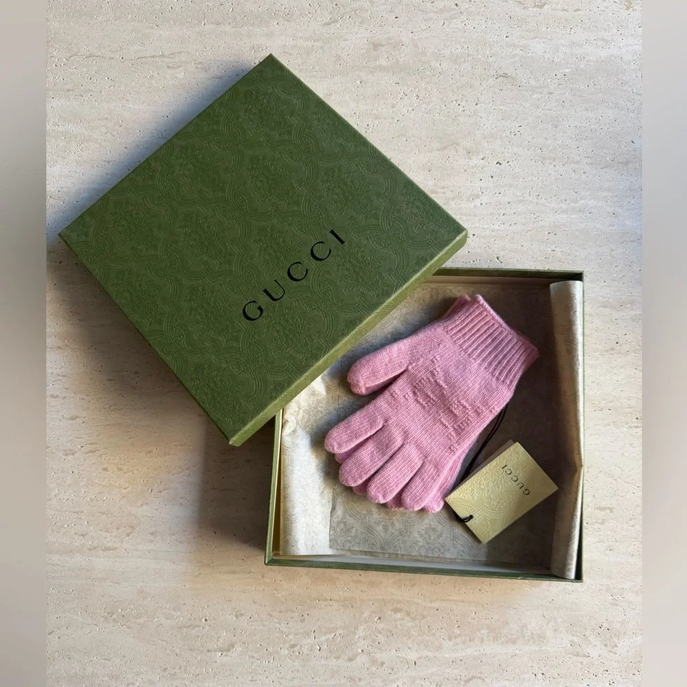 NWT GUCCI Kids Pink Wool GG Logo Gloves 💝🧤